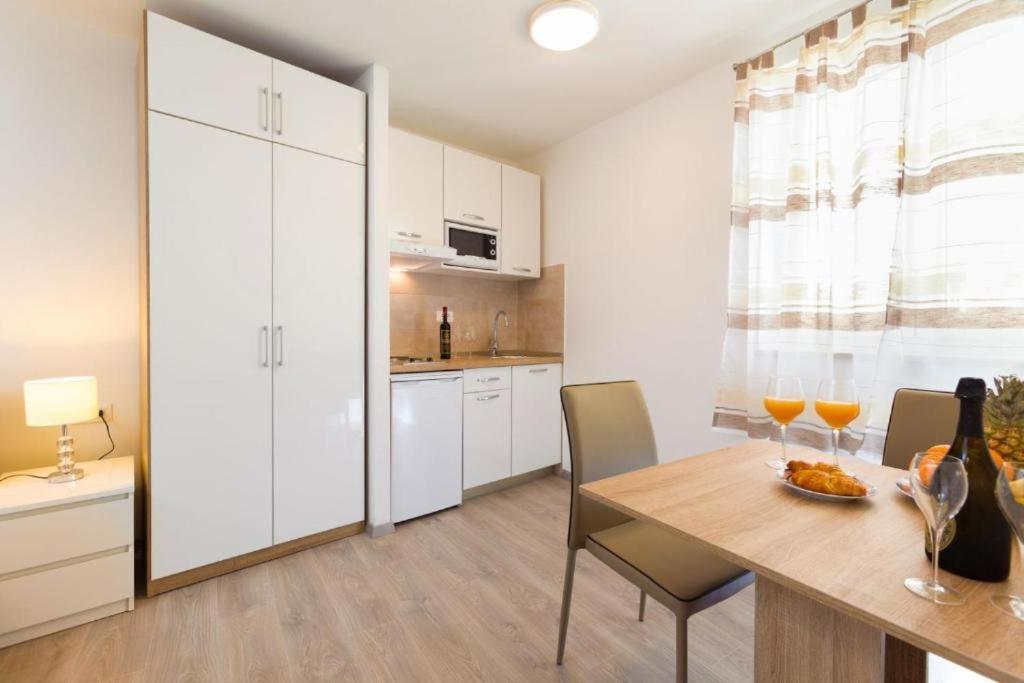 Apartments & Room Rollex Split Exterior foto